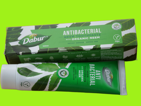 Zahnpasta von Dabur mit Neem-Extrakt 100ml-Tube